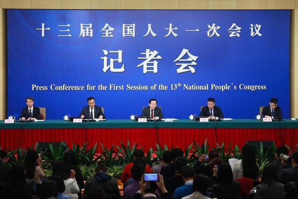 博班：萊奧并不具備現代職業球員的性格，導致他經常表現得懶散